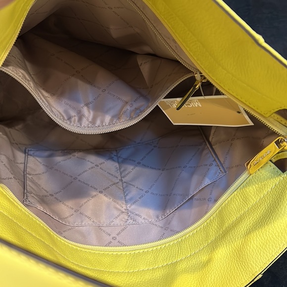 Michael Kors Evie Large Leather Hobo Shoulder Bag (Sunshine) - Picture 16 of 17